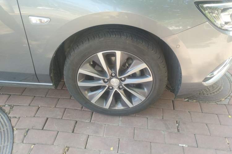 Used Buick GL6 2019 18T 6-Seater Connected Luxury Version China VI Standard Right Front Wheel Hub
