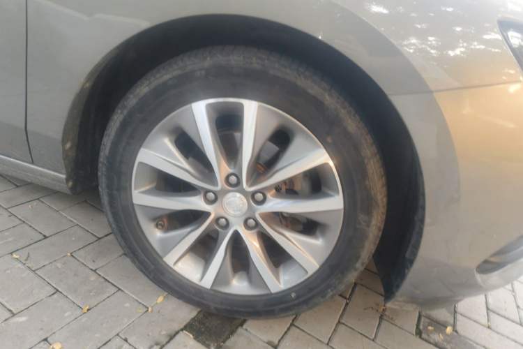 Used Buick GL6 2019 18T 6-Seater Connected Luxury Version China V Standard Right Front Wheel Hub