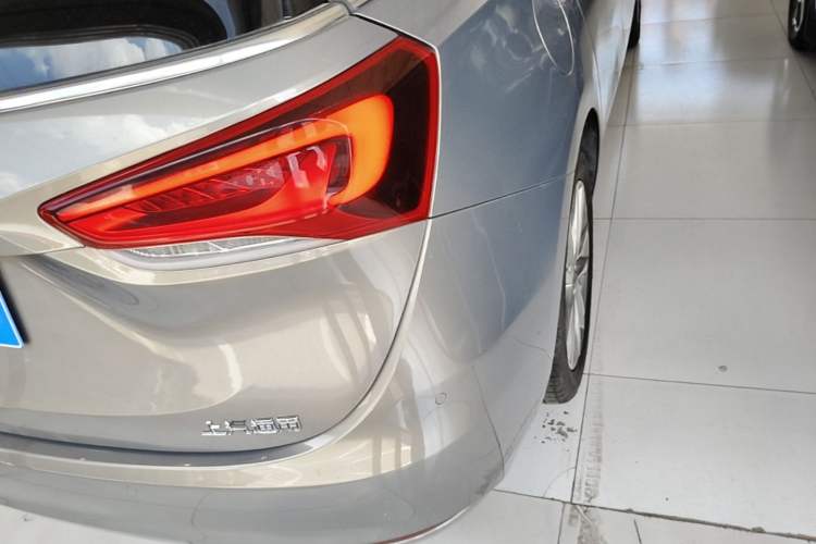 Used Buick GL6 2019 18T 6-Seater Connected Luxury Version China VI Standard Right Rear Taillight