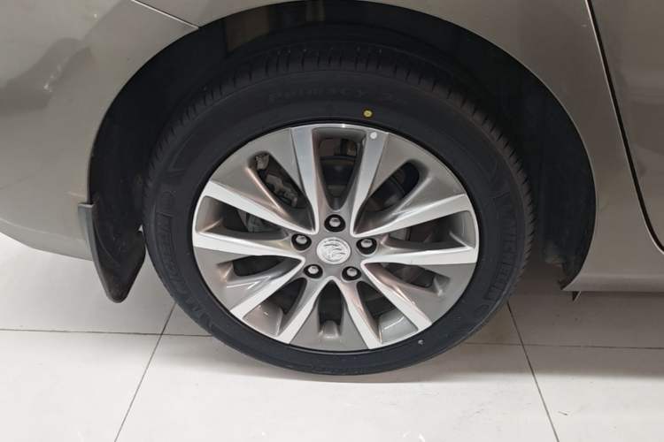 Used Buick GL6 2019 18T 6-Seater Connected Luxury Version China VI Standard Right Rear Wheel Hub