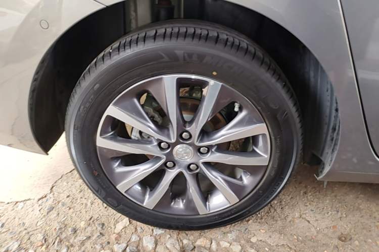 Used Buick GL6 2019 18T 6-Seater Connected Luxury Version China V Standard Right Rear Wheel Hub