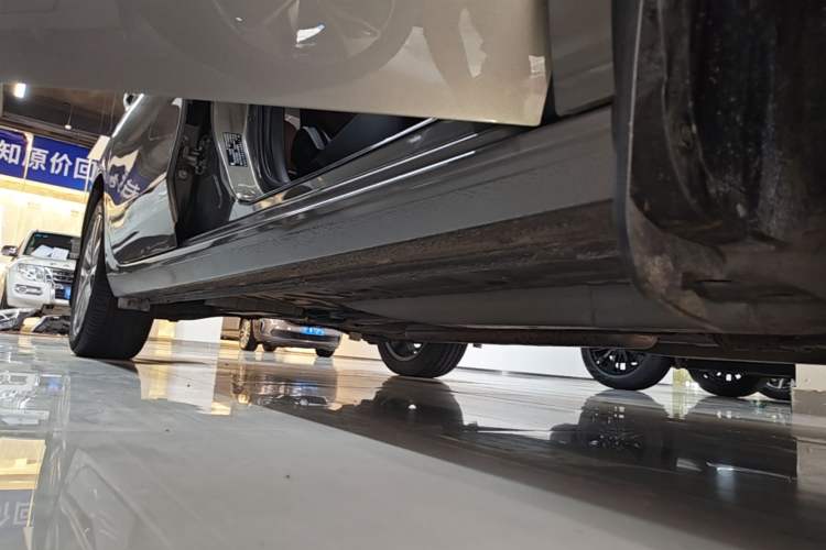Used Buick GL6 2019 18T 6-Seater Connected Luxury Version China VI Standard Right Side Sill