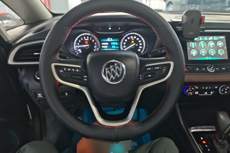 Used Buick GL6 2019 18T 6-Seater Connected Luxury Version China VI Standard Steering Wheel