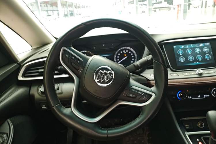 Used Buick GL6 2019 18T 6-Seater Connected Luxury Version China VI Standard Steering Wheel