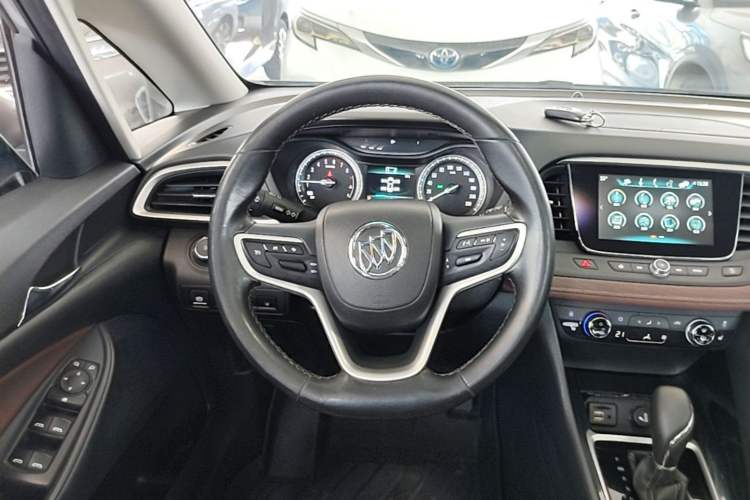 Used Buick GL6 2019 18T 6-Seater Connected Luxury Version China VI Standard Steering Wheel