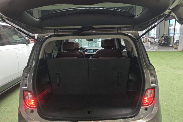 Used Buick GL6 2019 18T 6-Seater Connected Luxury Version China VI Standard Trunk