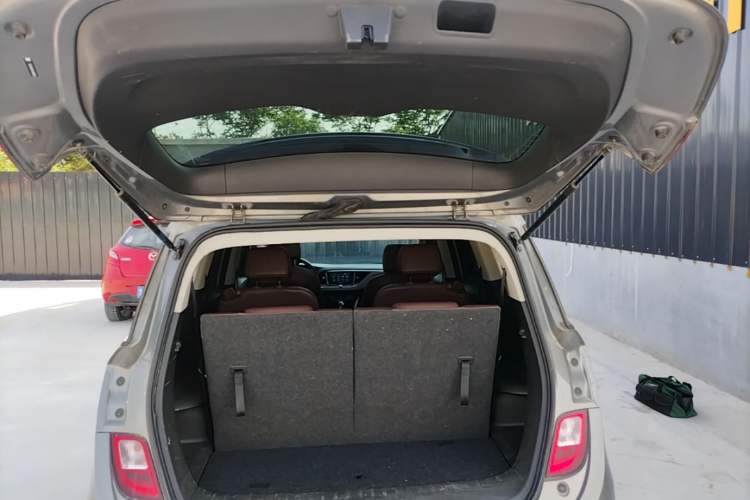Used Buick GL6 2019 18T 6-Seater Connected Luxury Version China VI Standard Trunk