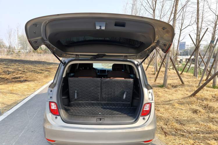 Used Buick GL6 2019 18T 6-Seater Connected Luxury Version China VI Standard Trunk