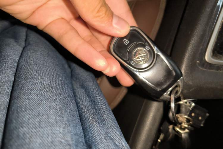 Used Buick GL6 2019 18T 6-Seater Connected Luxury Version China V Standard Vehicle Key