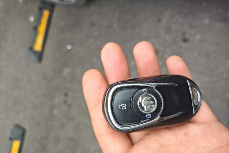 Used Buick GL6 2019 18T 6-Seater Connected Luxury Version China VI Standard Vehicle Key