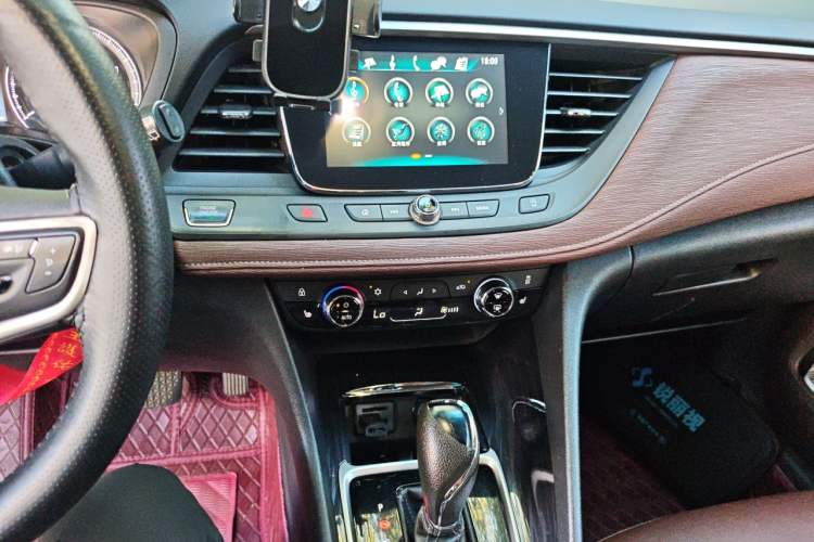 Used Buick GL6 2019 18T 6-Seater Connected Luxury Version China V Standard Audio And AC Panel