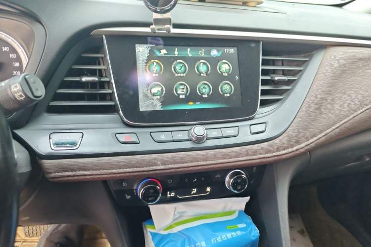 Used Buick GL6 2019 18T 6-Seater Connected Luxury Version China V Standard Audio And AC Panel