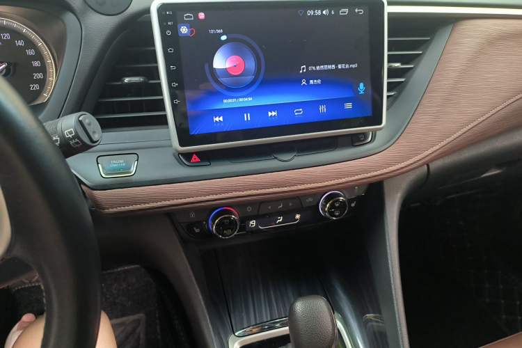 Used Buick GL6 2019 18T 6-Seater Connected Luxury Version China VI Standard Audio And AC Panel