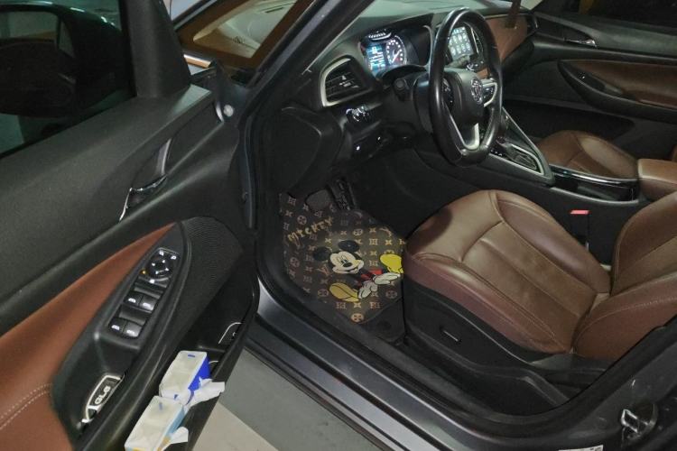 Used Buick GL6 2019 18T 6-Seater Connected Luxury Version China VI Standard Driver Seat