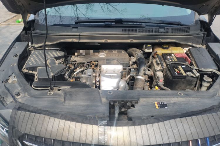 Used Buick GL6 2019 18T 6-Seater Connected Luxury Version China VI Standard Engine Bay