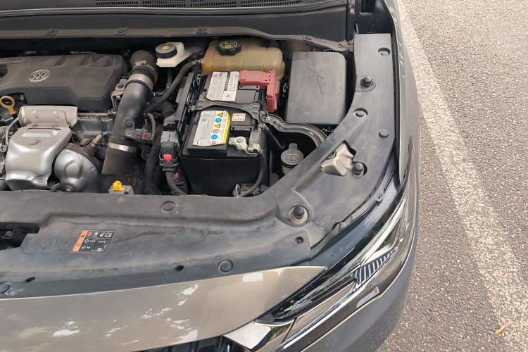 Used Buick GL6 2019 18T 6-Seater Connected Luxury Version China VI Standard Engine Bay Left