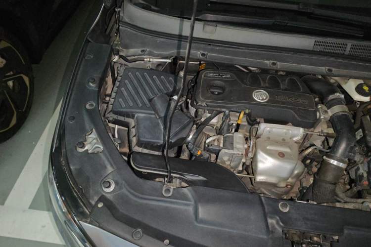 Used Buick GL6 2019 18T 6-Seater Connected Luxury Version China VI Standard Engine Bay Right