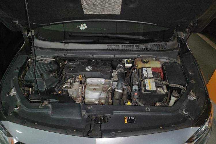 Used Buick GL6 2019 18T 6-Seater Connected Luxury Version China VI Standard Engine Bay