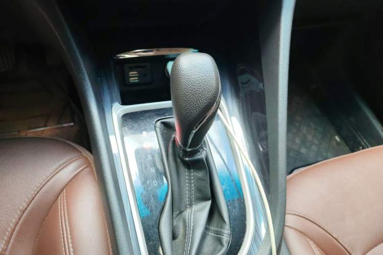 Used Buick GL6 2019 18T 6-Seater Connected Luxury Version China V Standard Gear Lever