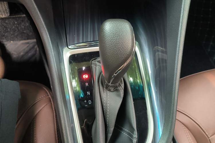 Used Buick GL6 2019 18T 6-Seater Connected Luxury Version China VI Standard Gear Lever