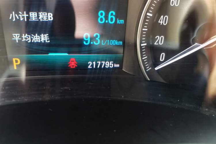 Used Buick GL6 2019 18T 6-Seater Connected Luxury Version China VI Standard Odometer Close Up