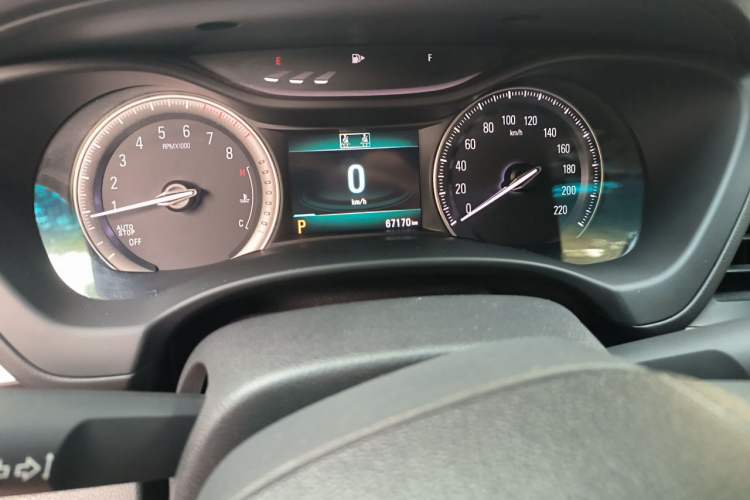 Used Buick GL6 2019 18T 6-Seater Connected Luxury Version China VI Standard Odometer Close Up