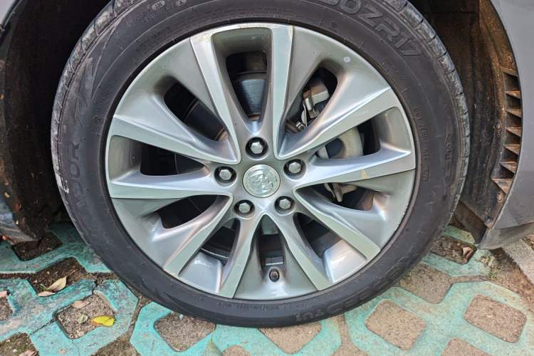 Used Buick GL6 2019 18T 6-Seater Connected Luxury Version China V Standard Right Front Wheel Hub