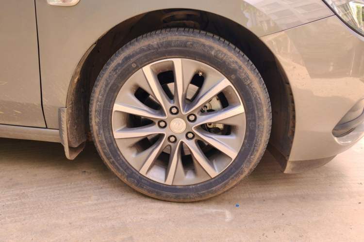 Used Buick GL6 2019 18T 6-Seater Connected Luxury Version China V Standard Right Front Wheel Hub