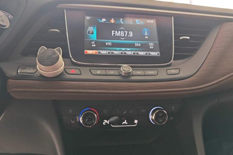 Used Buick GL6 2019 18T 6-Seater Connected Luxury Version China VI Standard Audio And AC Panel