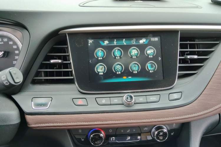 Used Buick GL6 2019 18T 6-Seater Connected Luxury Version China VI Standard Audio And AC Panel