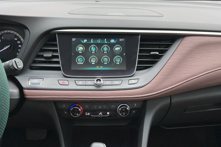 Used Buick GL6 2019 18T 6-Seater Connected Luxury Version China V Standard Audio And AC Panel