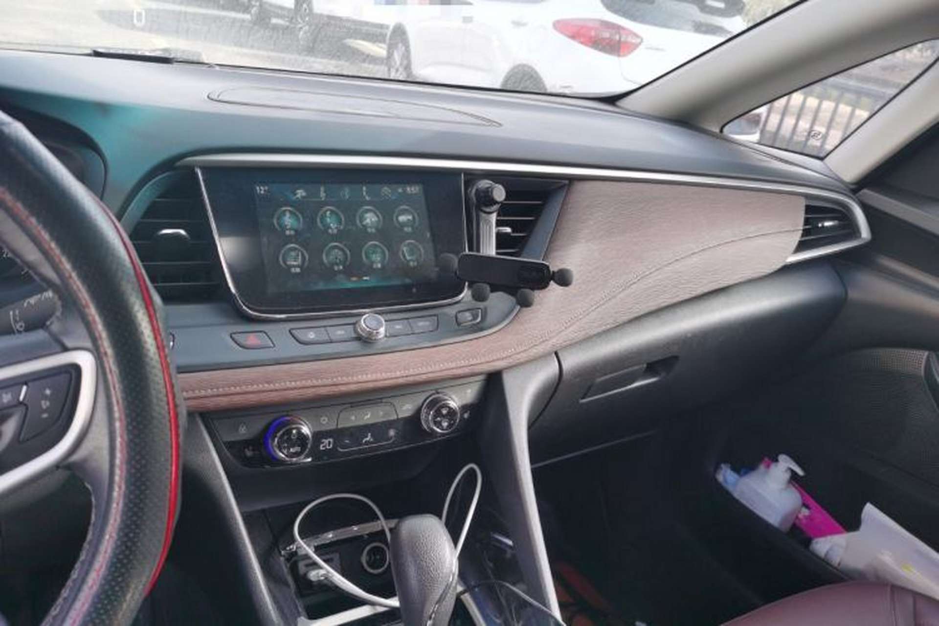 Used Buick GL6 2019 18T 6-Seater Connected Luxury Version China VI Standard Audio And AC Panel