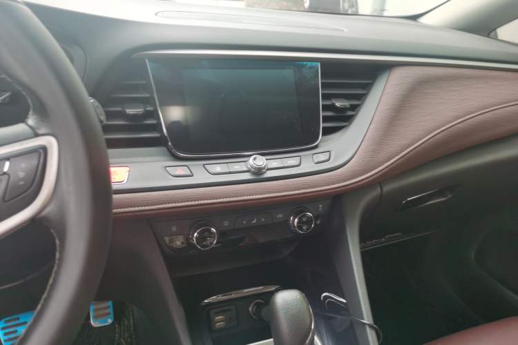 Used Buick GL6 2019 18T 5-Seater Connected Luxury Version China V Standard Audio And AC Panel