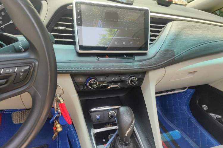 Used Buick GL6 2019 18T 6-Seater Elite Version China VI Standard Audio And AC Panel