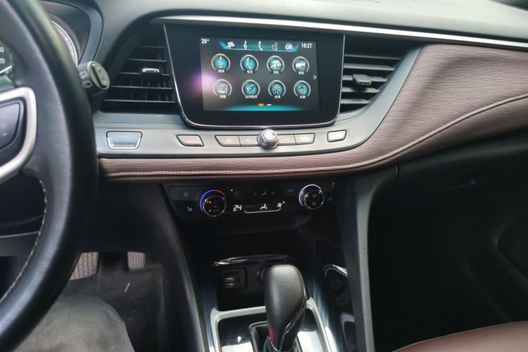 Used Buick GL6 2019 18T 5-Seater Connected Luxury Version China V Standard Audio And AC Panel