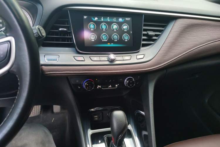 Used Buick GL6 2019 18T 5-Seater Connected Luxury Version China V Standard Audio And AC Panel