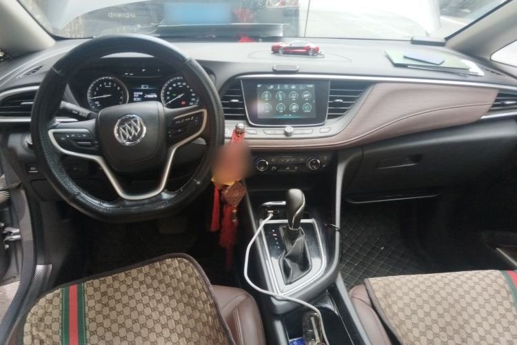 Used Buick GL6 2019 18T 6-Seater Connected Luxury Version China VI Standard Center Console