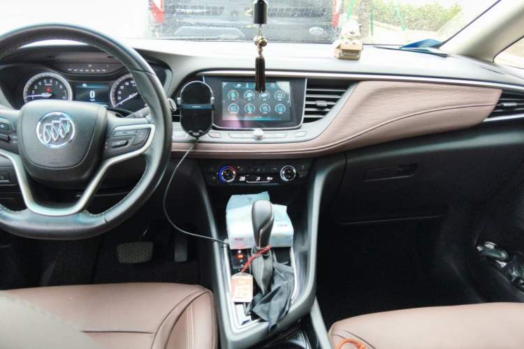 Used Buick GL6 2019 18T 6-Seater Connected Luxury Version China VI Standard Center Console