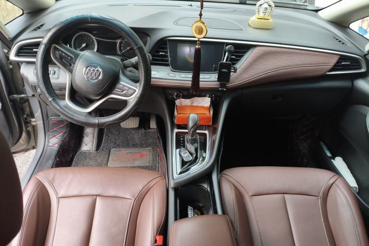Used Buick GL6 2019 18T 6-Seater Connected Luxury Version China VI Standard Center Console