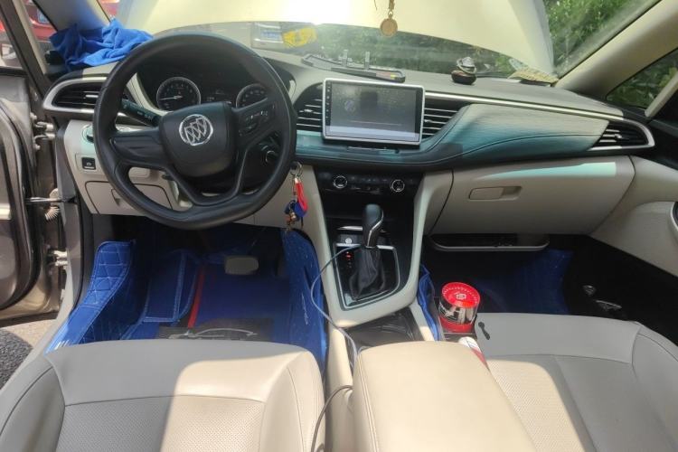 Used Buick GL6 2019 18T 6-Seater Elite Version China VI Standard Center Console