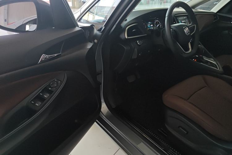 Used Buick GL6 2019 18T 6-Seater Connected Luxury Version China VI Standard Driver Seat