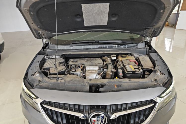 Used Buick GL6 2019 18T 6-Seater Connected Luxury Version China VI Standard Engine Bay