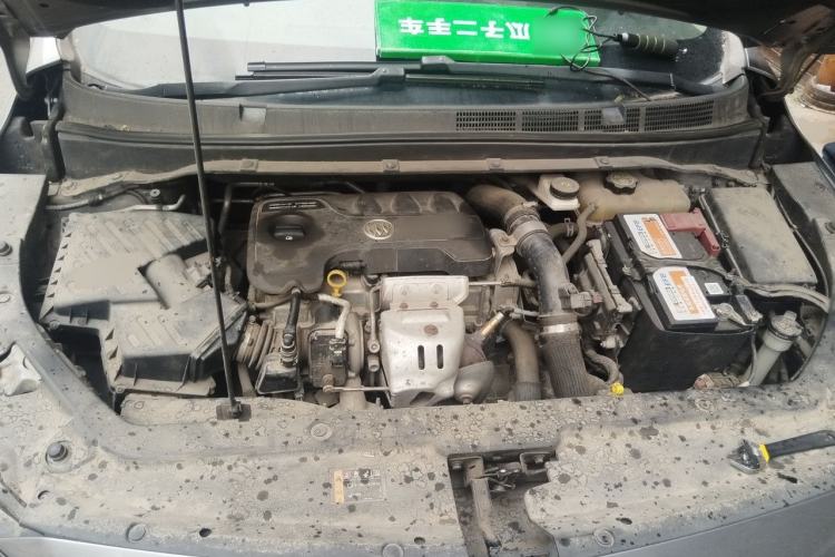Used Buick GL6 2019 18T 6-Seater Connected Luxury Version China VI Standard Engine Bay