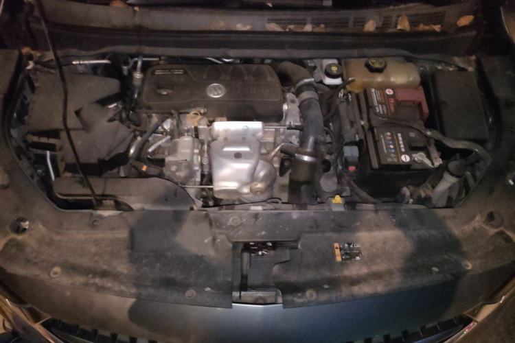Used Buick GL6 2019 18T 6-Seater Connected Luxury Version China VI Standard Engine Bay