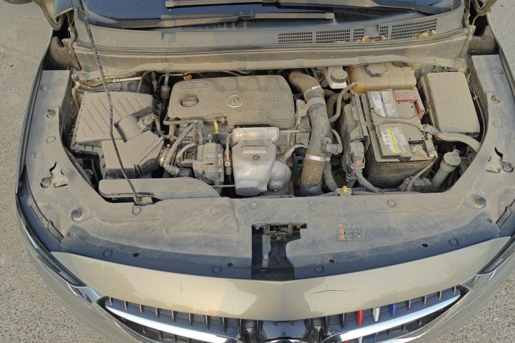 Used Buick GL6 2019 18T 6-Seater Connected Luxury Version China VI Standard Engine Bay