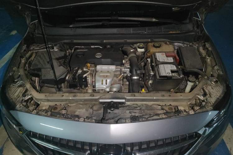 Used Buick GL6 2019 18T 6-Seater Connected Luxury Version China V Standard Engine Bay