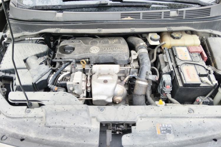 Used Buick GL6 2019 18T 6-Seater Connected Luxury Version China VI Standard Engine Bay