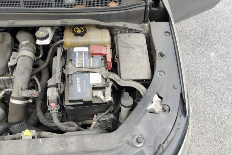Used Buick GL6 2019 18T 6-Seater Connected Luxury Version China VI Standard Engine Bay Left