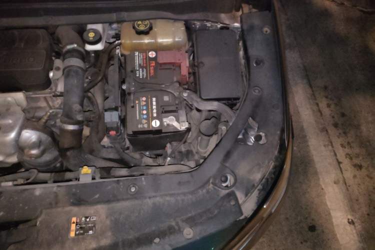 Used Buick GL6 2019 18T 6-Seater Connected Luxury Version China VI Standard Engine Bay Left