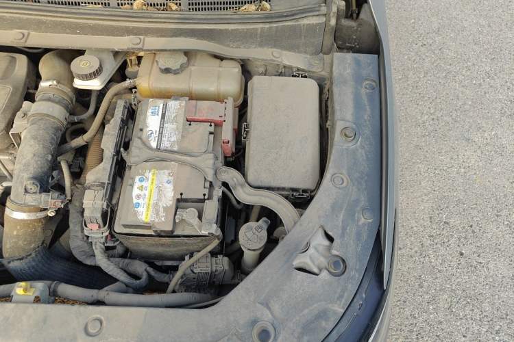 Used Buick GL6 2019 18T 6-Seater Connected Luxury Version China VI Standard Engine Bay Left